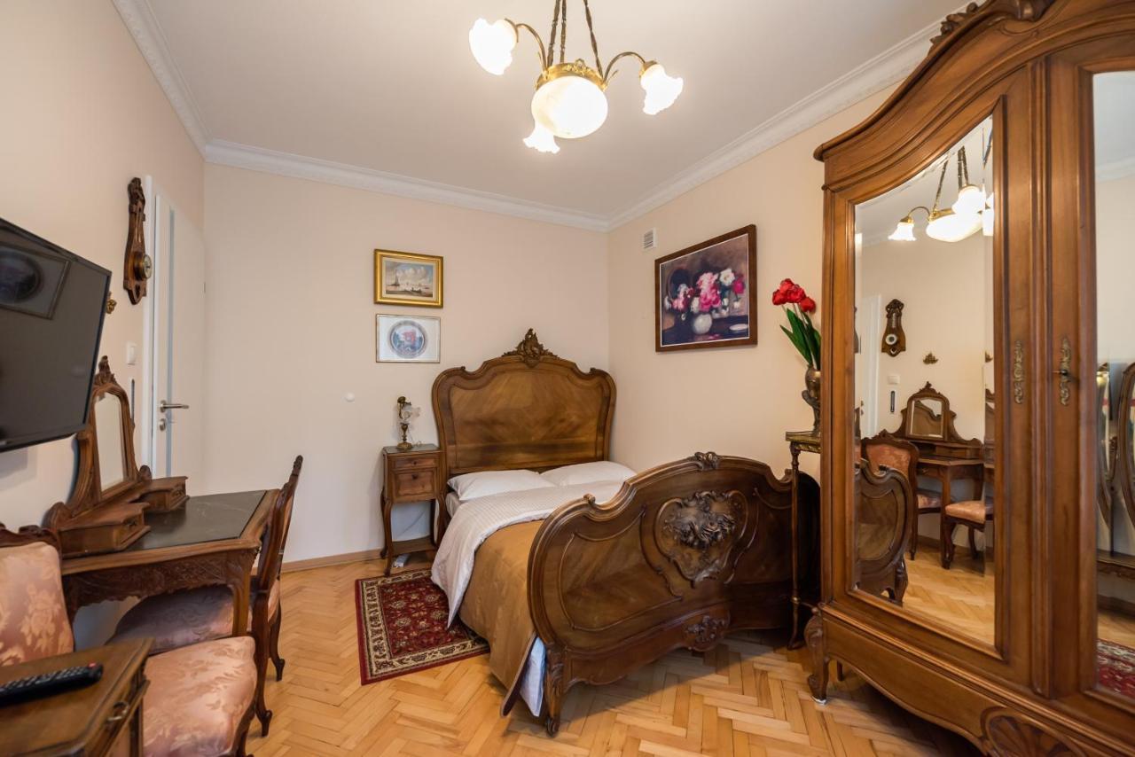 Downtown Antique Apartment Varsovia Exterior foto