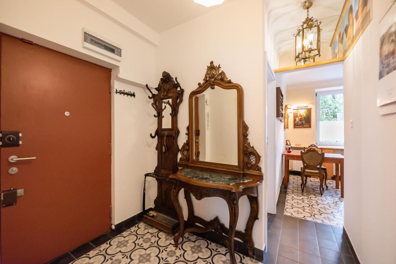 Downtown Antique Apartment Varsovia Exterior foto
