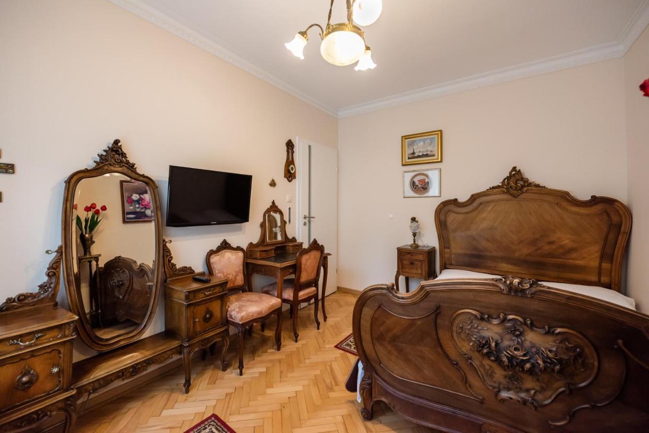 Downtown Antique Apartment Varsovia Exterior foto